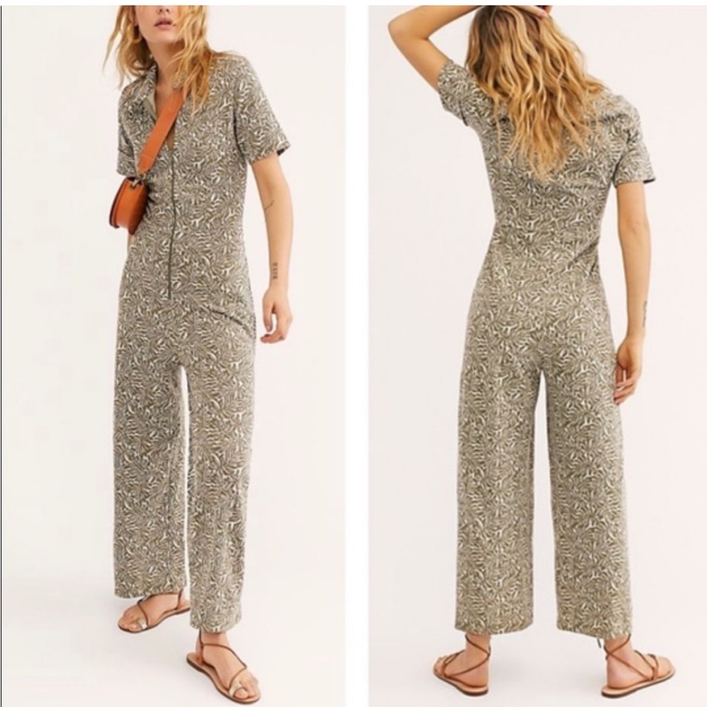 Free People Ellie Palm Leaf Print Jumpsuit. Fits like a Small.